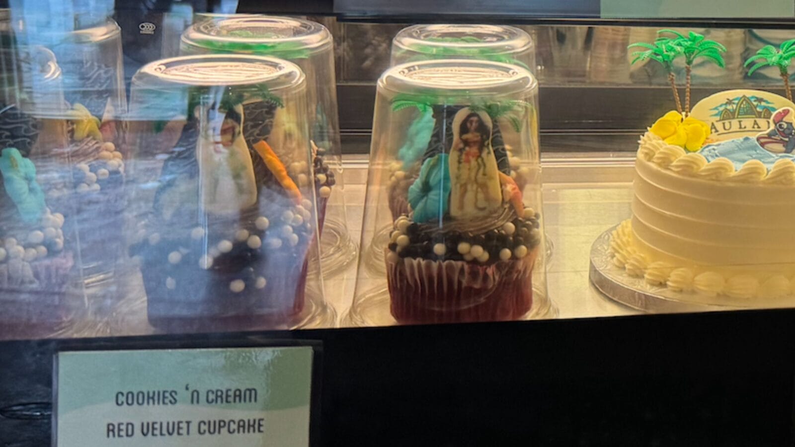 Cookies and Cream Moana Cupcake at Aulani