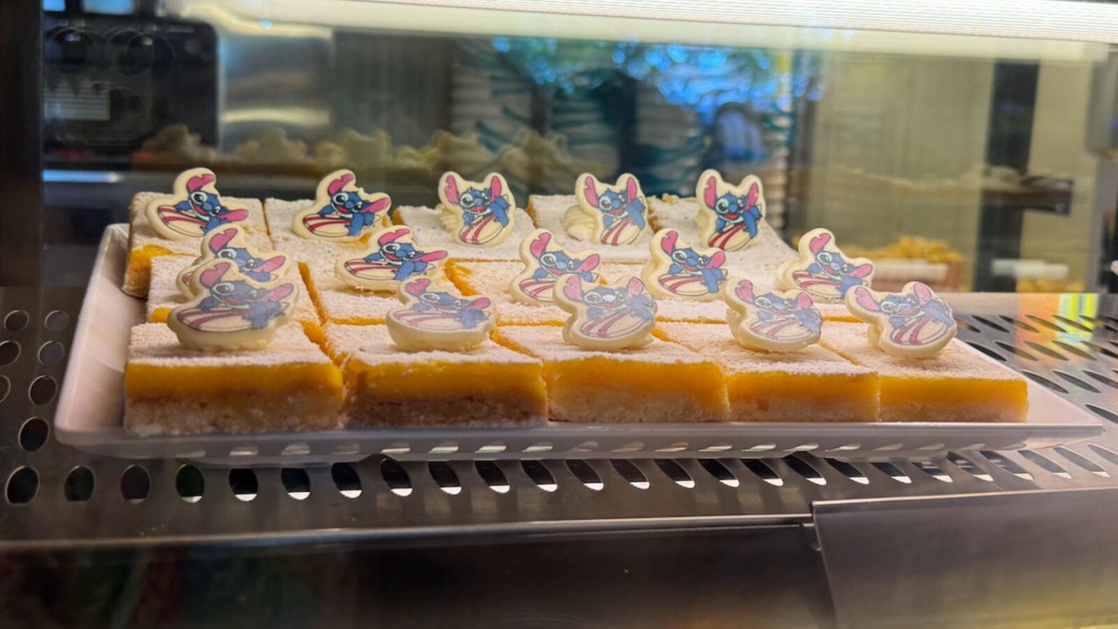 Lilikoi Stitch bars at Aulani