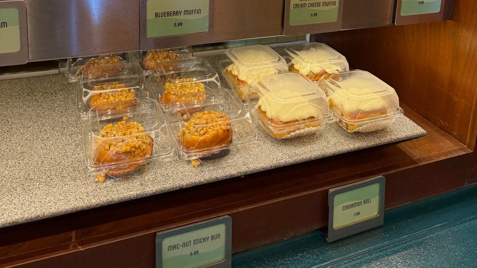 Sticky Buns and Cinnamon rolls at Aulani