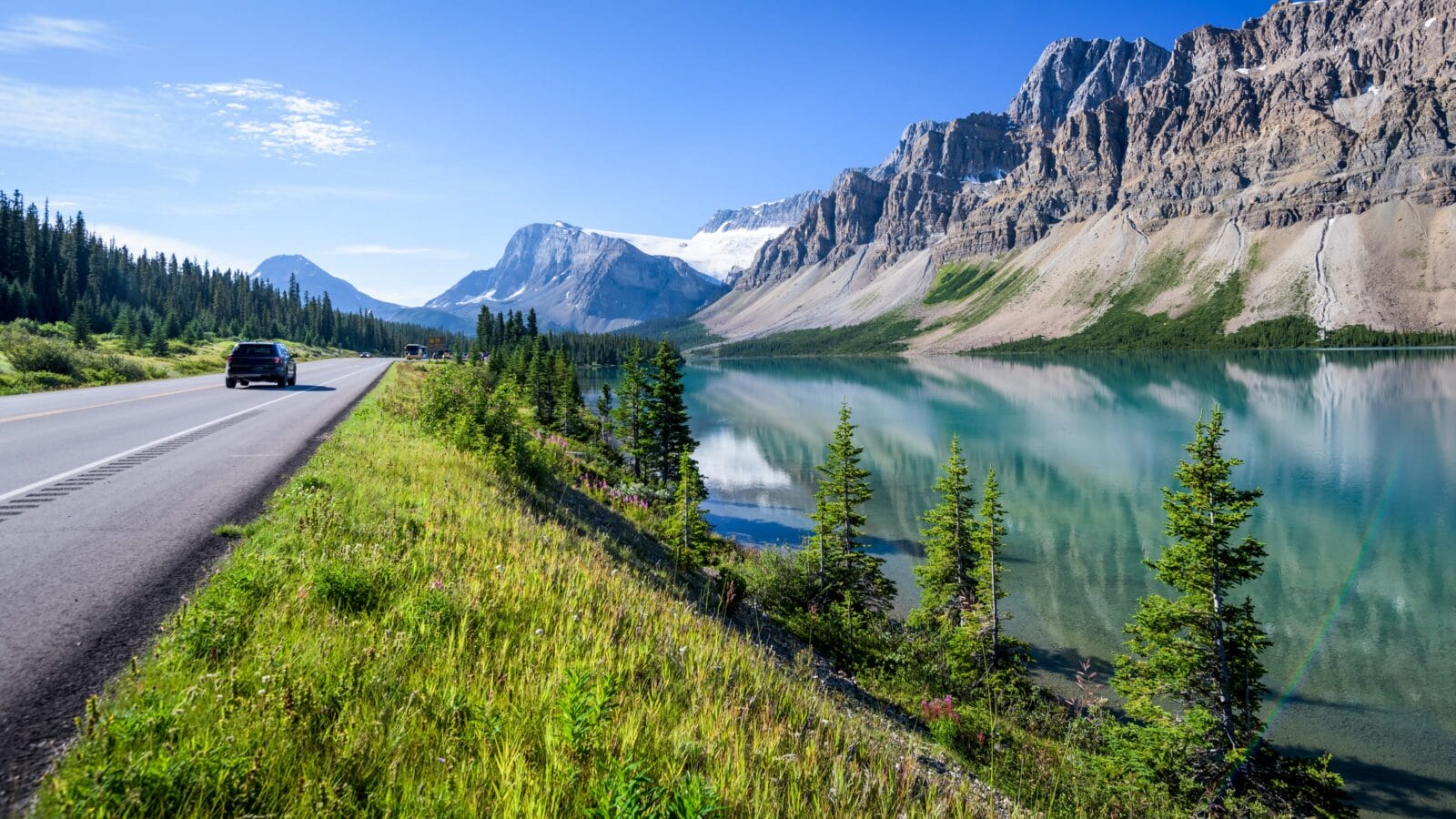 Bow Lake near Icefields Parkway, Banff, Rocky Mountains, Alberta, Canada