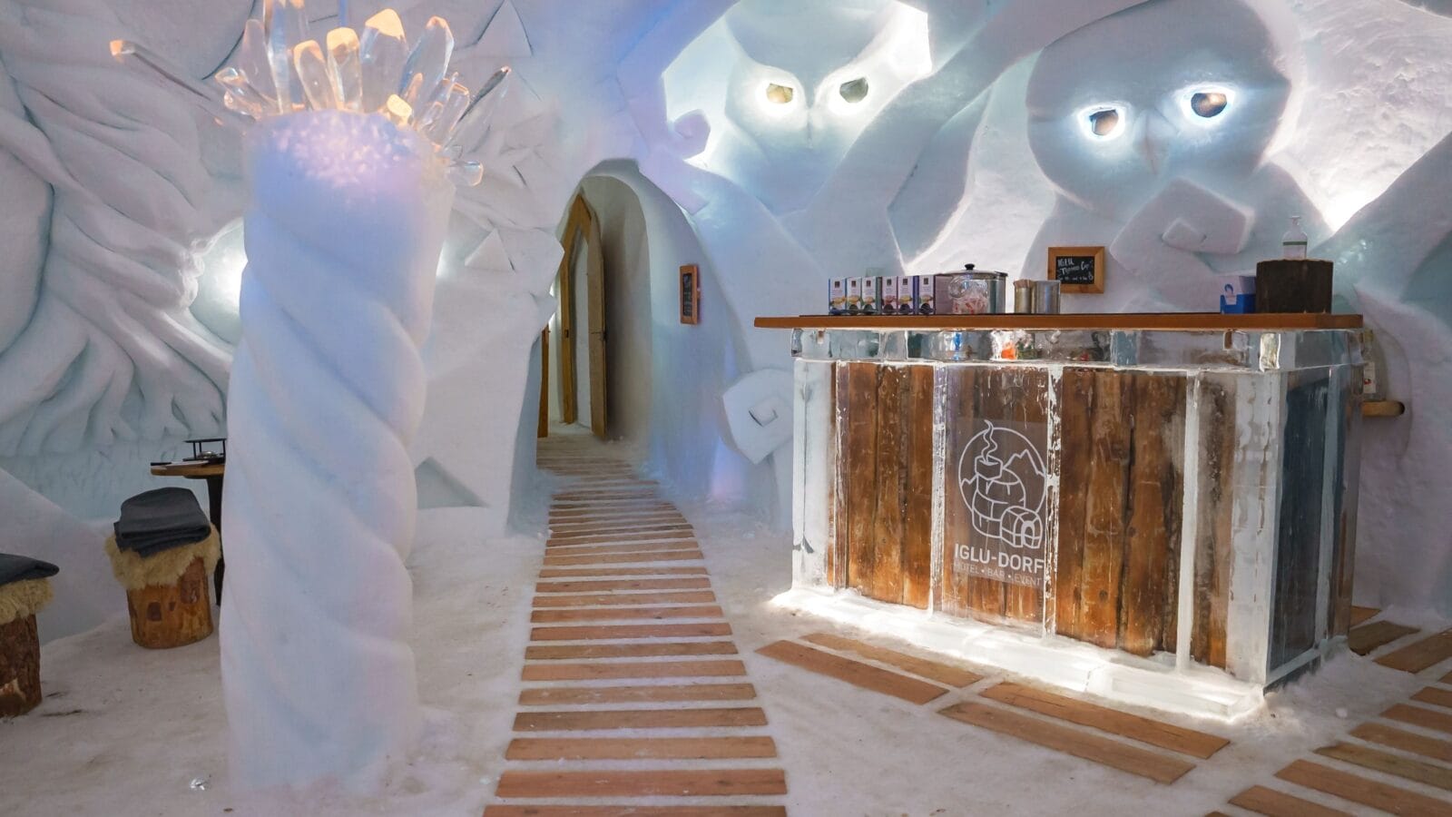 The Iglu Dorf interior hotel