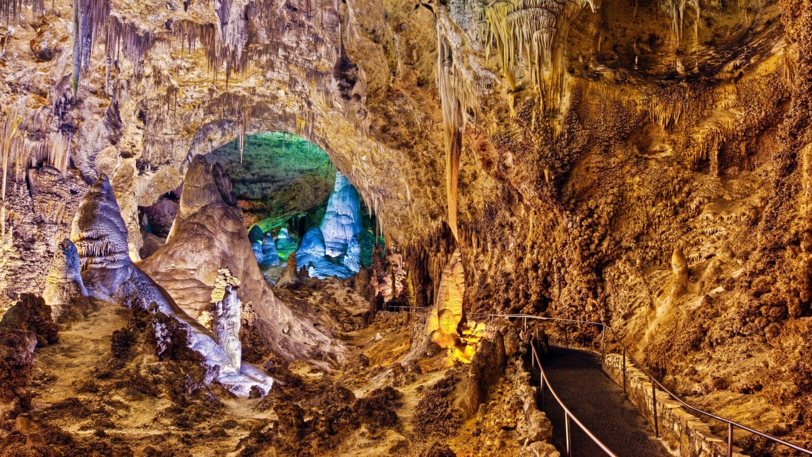 Walkway through the Big Room, Carlsbad Caverns National Park, New Mexico