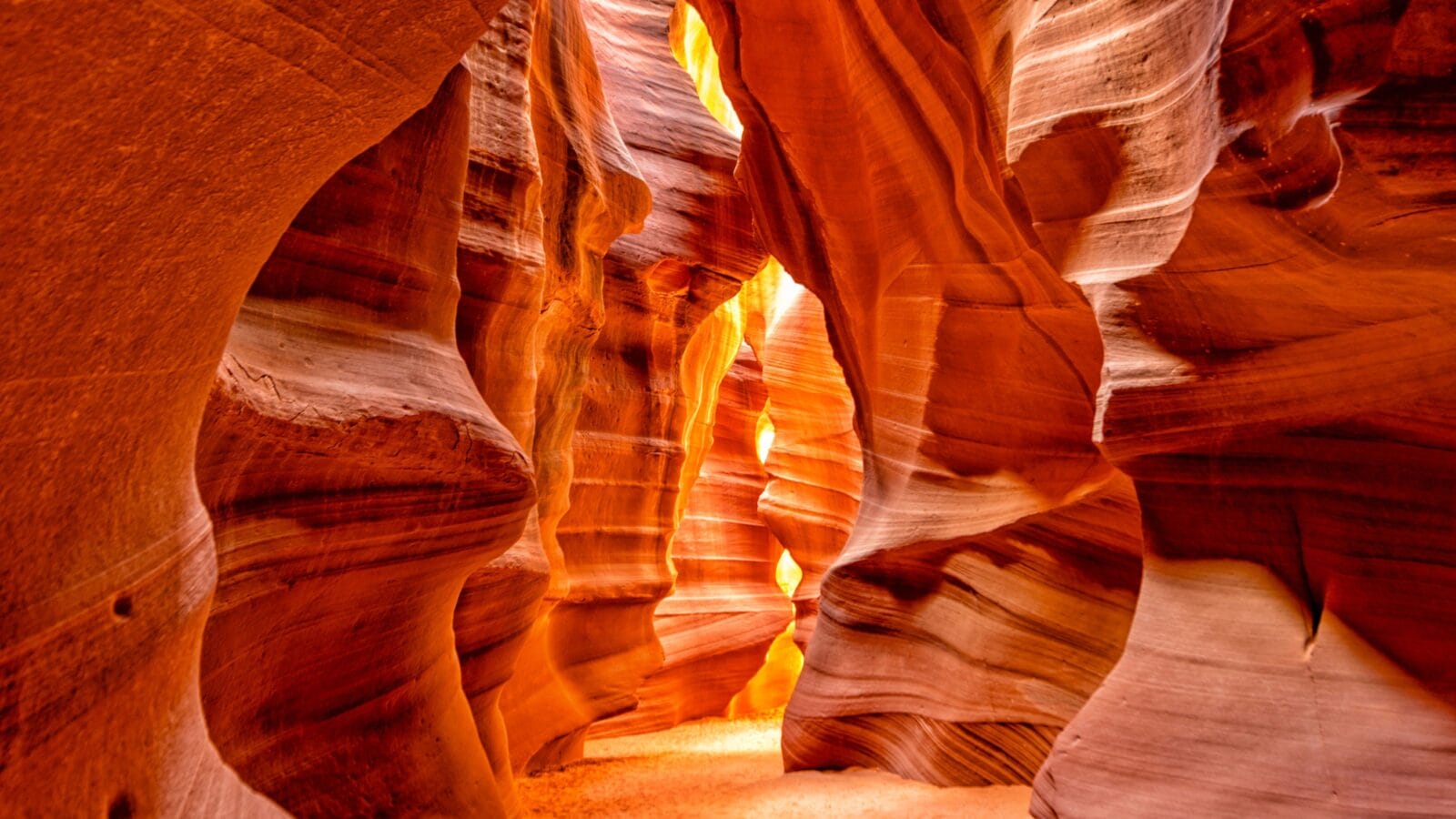 Antelope Canyon lights and rocks arizona usa