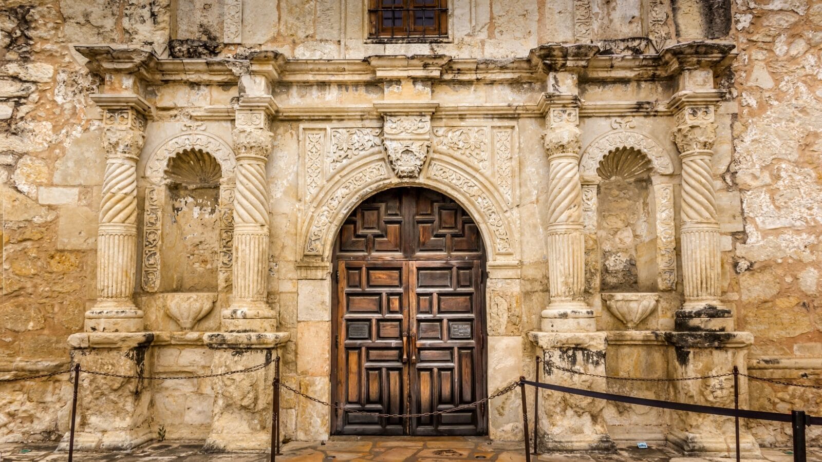 Entrance of the famous The Alamo in San Antonio, Texas