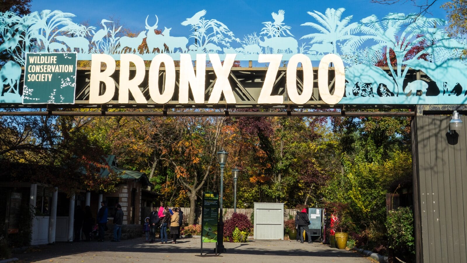 Entrance to the Bronx zoo, NY
