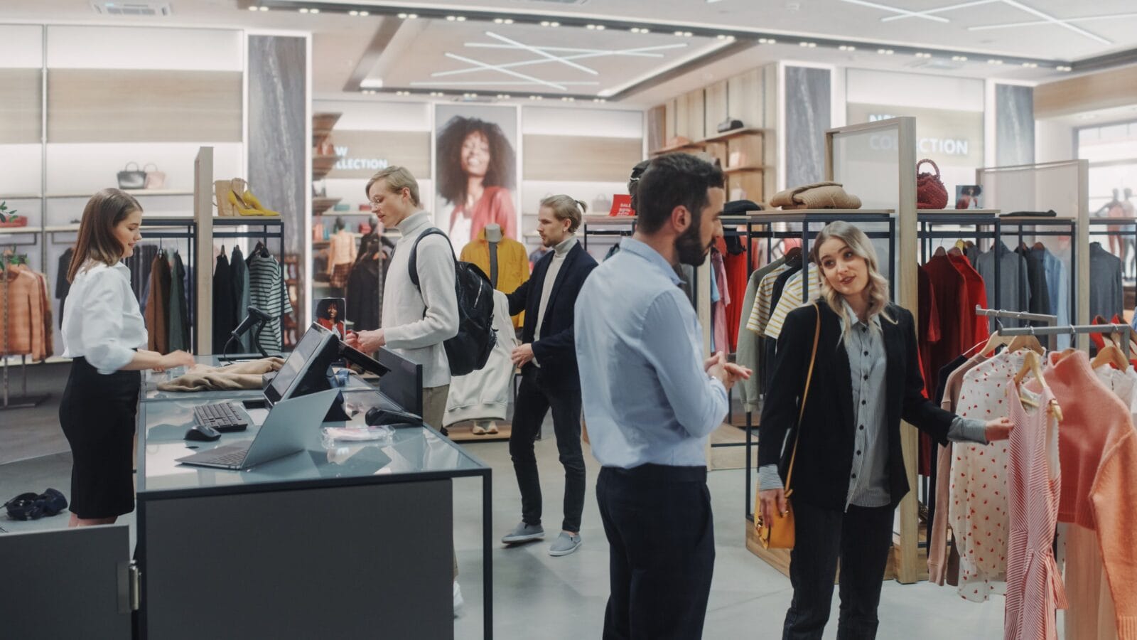 Retail Shopping Mall Assistant Helps Clients