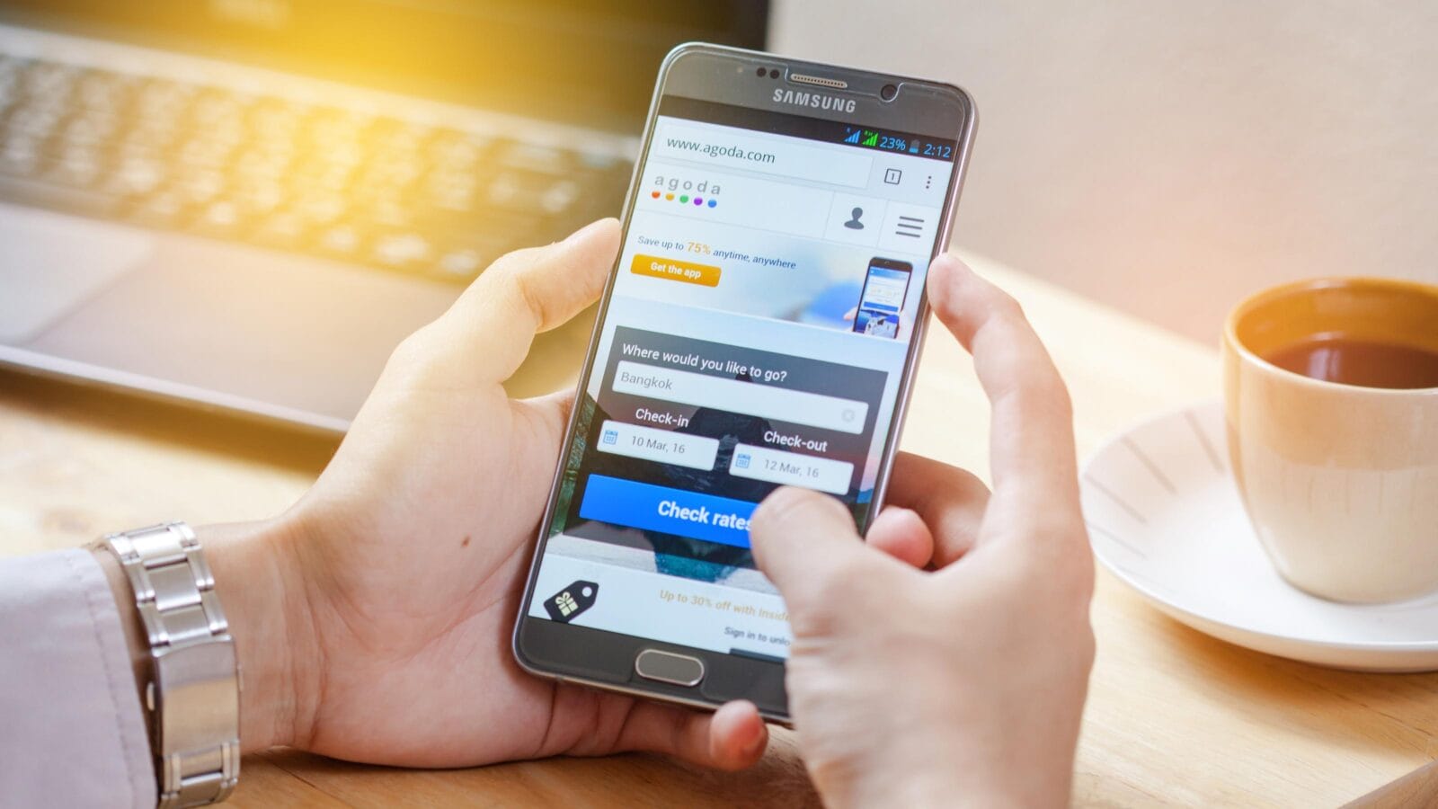 Search travel flight tickets on Agoda app.
