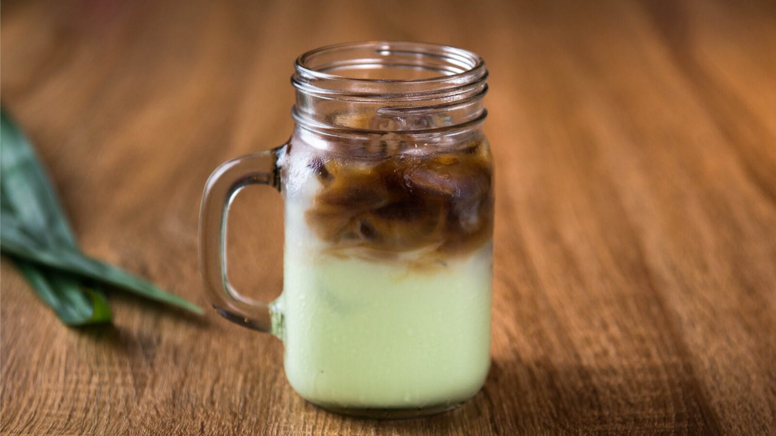 Ice Pandan coffee latte with espresso