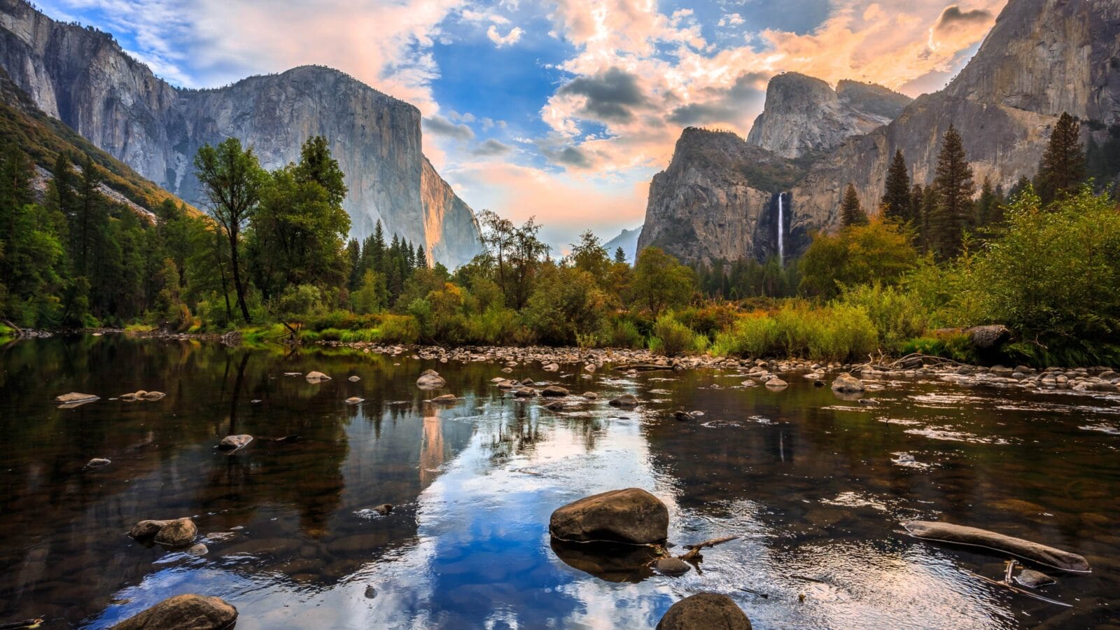 Beautiful Cloudy Sunrise on Yosemite Valley View, Yosemite National Park, California
